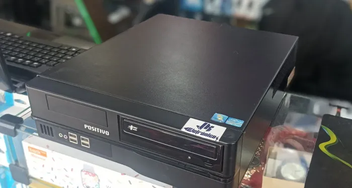 Computador Positivo com Intel Core i7