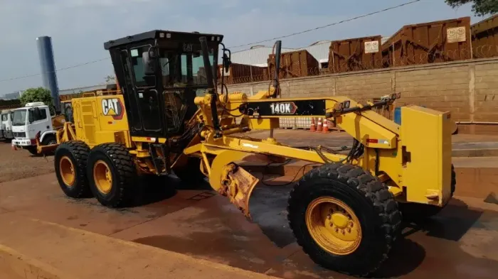 MOTONIVELADORA CAT 140K 17,2T 