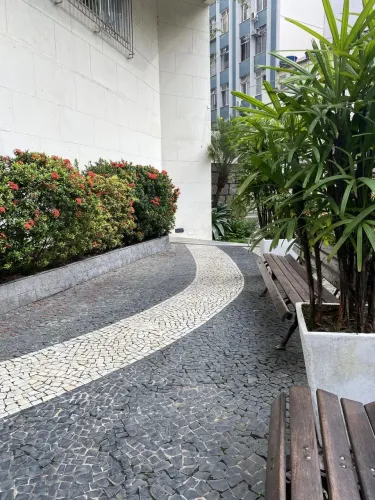 Apartamento para aluguel possui 81 metros quadrados com 2 quartos