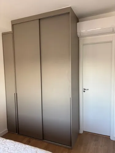 Guarda-Roupa Moderno e Elegante