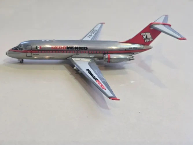 MINIATURA DC-9-14M 1:200  Gemini200