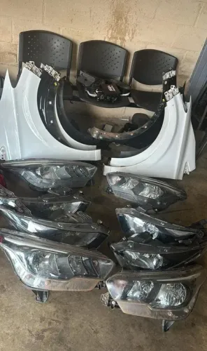 Fiat argo  Onix farois e paralamas <br>Faróis e paralamas