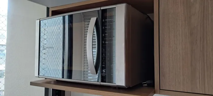 Forno de Micro-ondas Electrolux ME41X com Painel Blue Touch 31 Litros - 220v