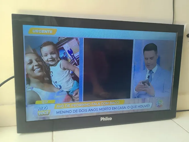 Tv 32 polegadas, não é smartv, acompanha conversor. Entrego!