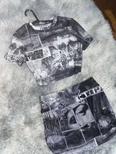 Conjunto cropped e Saia