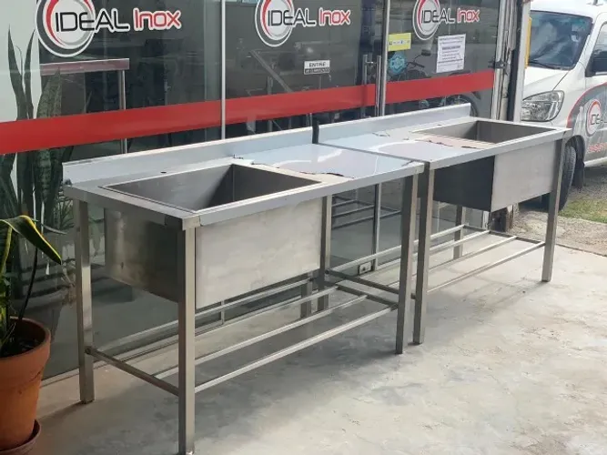Diversos modelos de Pias industriais - fabricadas em Inox