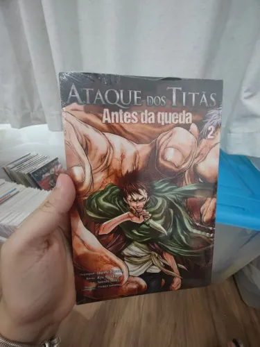 Ataque dos Titãs antes da queda