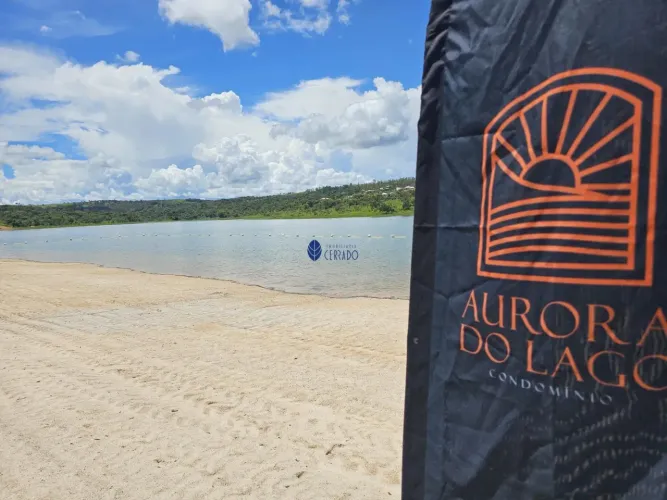 Terreno grande com vista para o lago no condomínio Aurora do Lago em Abadiânia-G