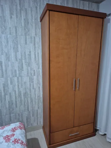 Guarda-roupa móvel de gramado