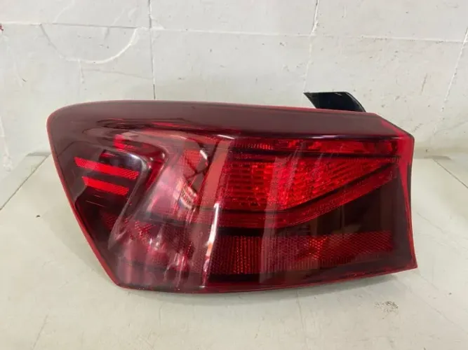 Lanterna Kia Cerato 
