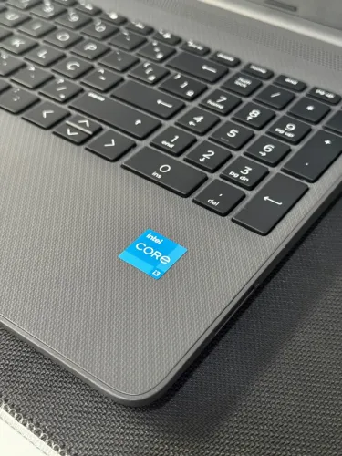 Notebook HP - i3 de 13ª geração- 8GB RAM - SSD 256