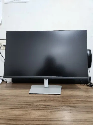 Monitor Dell 4K P2723QE - Profissional para edição de imagens / Design / Vídeo