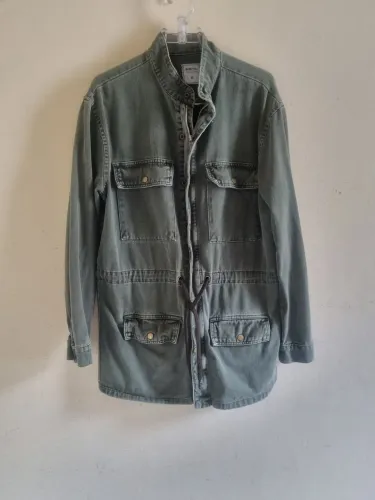 jaqueta oversized verde militar