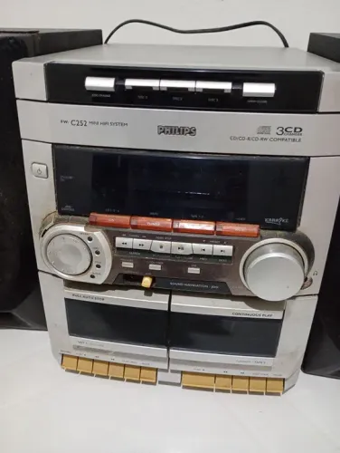 Aparelho de som Philips 3 em 2