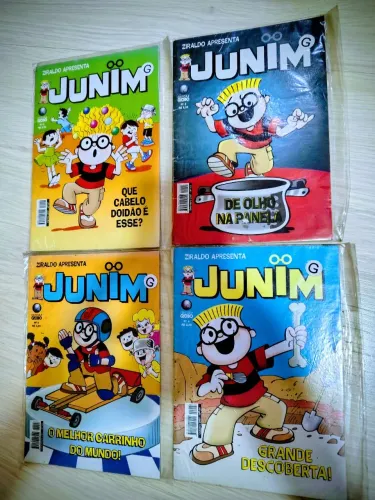 Lote com 4 Gibis JUNIM