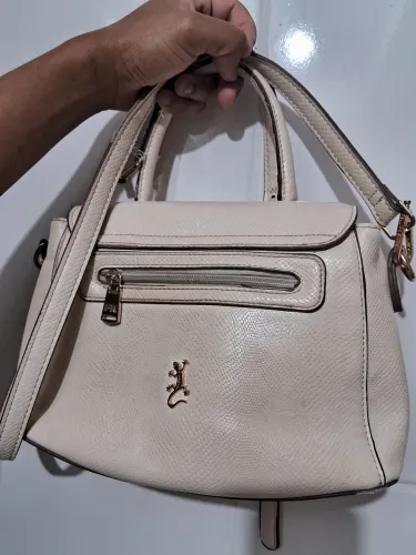 Bolsa feminina da Fellipe Krein Bege Original Usada com alça, em ótimo estado para uso