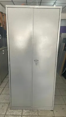 Armário de Escritório em Metal