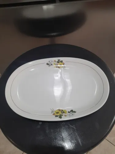 Bandeja em porcelana antiga sem avaria 
