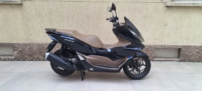 VENDO PCX DLX AZUL ÚNICO DONO REVISÕES FEITAS NA CONCESSIONÁRIA, NA GARANTIA, IMPECÁVEL!!