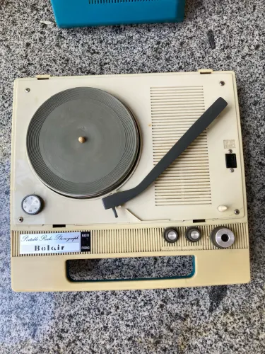 Radio de Vinil, Radio Vitrola Portátil Belair, um item vintage dos anos 60
