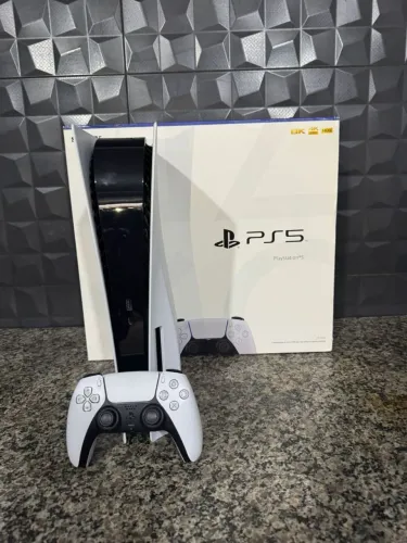 PS5 Midia Física Semi Novo.