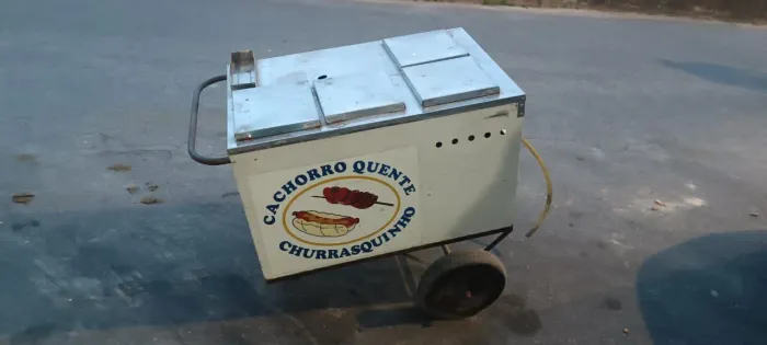 Carinho de cachorro quente