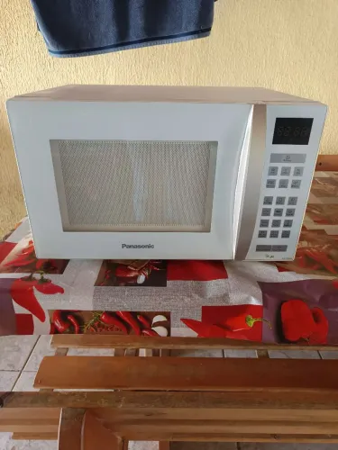 Microondas Panasonic 32 litros bem conservado