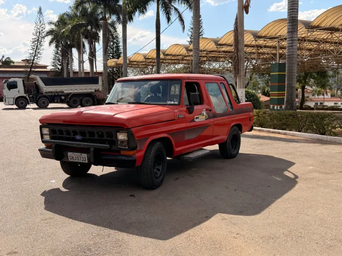 Ford F-1000 S. S. Diesel / S.s. Diesel Turbo 1989