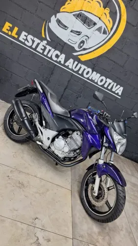 Honda cb300R 2011 em bom estado de conservação