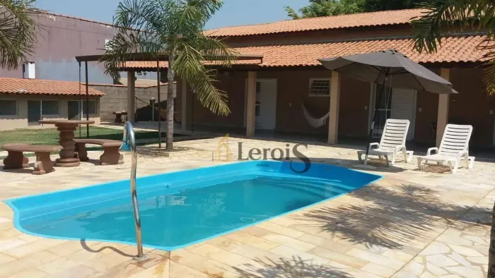 Chácara com 3 dormitórios à venda, 800 m² por R$ 1.300.000,00 - Condomínio Santa Inês - It