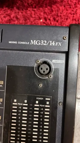 Vendo Mesa de Som YAMAHA MG32/14FX