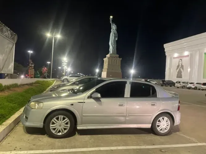 Chevrolet Astra 2.0 8V/ CD 2.0 8V Hatchback 5P AUT 2004