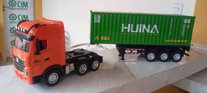 Caminhão Reboque Container Huina  Controle Remoto 9 Canais 2.4GHz Luz e Som