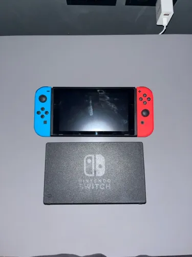 Nintendo Switch V2 Neon Azul e Vermelho - 32GB | Excelente para Jogar na TV ou Portátil