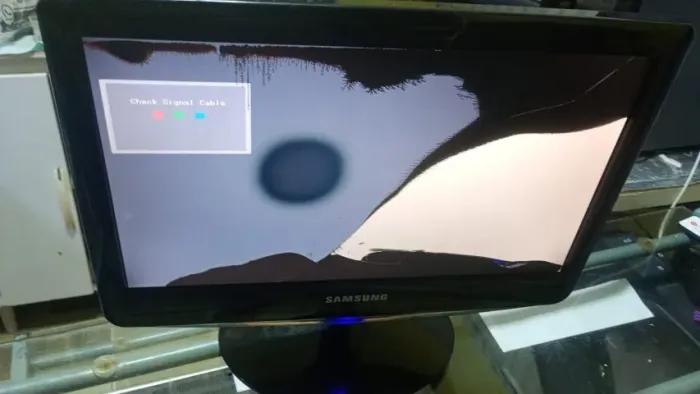 Monitor Samsung B1630N 16? Com Tela Quebrada Leia O Anúncio