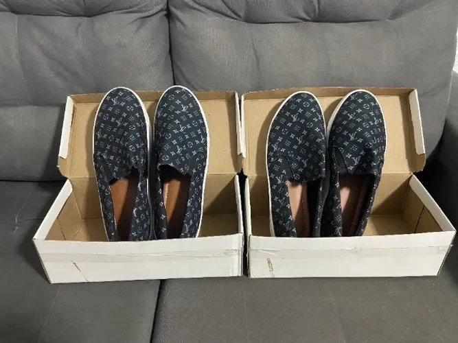 Kit - 2 pares de sapato 43 - estampa Louis Vuitton