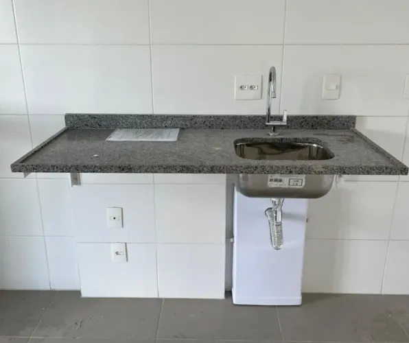 Pia de granito para cozinha. Sem uso!