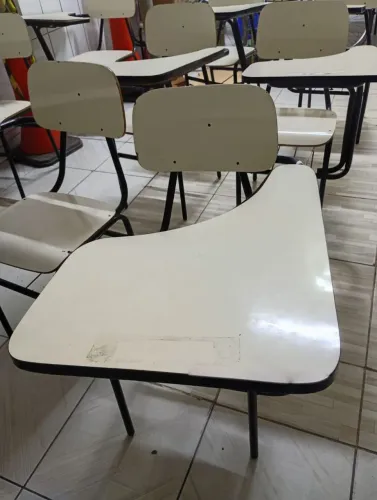 18 cadeiras em otimo estado de uso