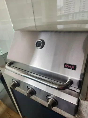 Churrasqueira Evol Grill, modelo Verona, top de linha com 3 acendedores!