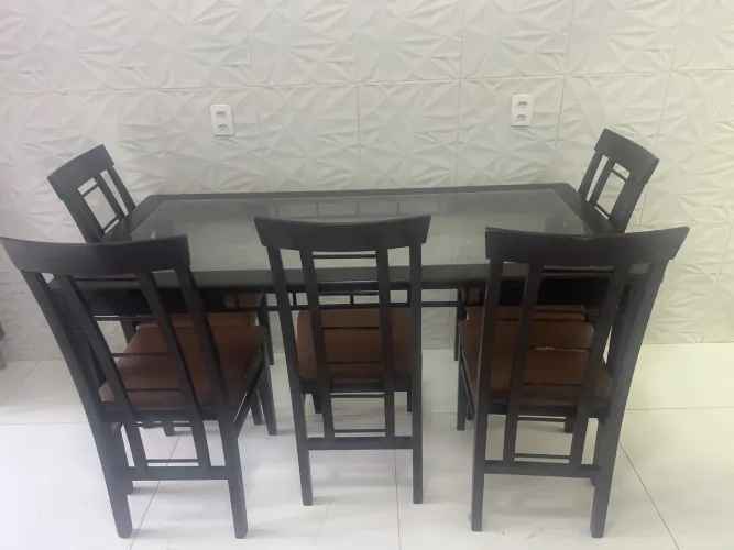 Mesa com cadeiras