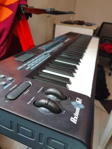 Teclado Controlador Axiom 61