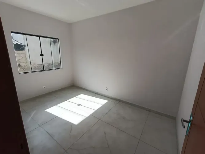 Linda casa para locação no centro de Itaboraí