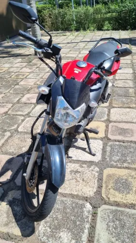 Yamaha YBR 150 Factor 2022 - Vermelha | 15.100 km