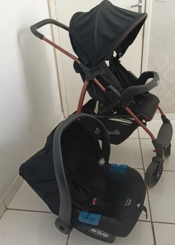 Carrinho de Bebê com Bebê Conforto Ecco - Burigotto