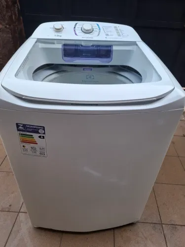 Lavar e espremer nas maos ngm merece . Electrolux 13kg