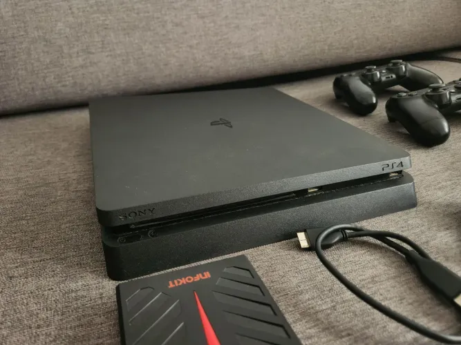 PS4 DESTRAVADO + HD DE 1 TERÁ