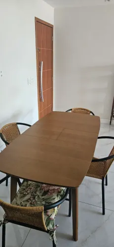 Mesa de jantar extensível