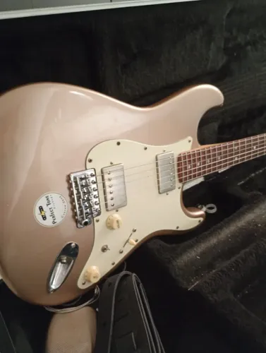 Guitarra Fender Strato 2020  ( MIM)