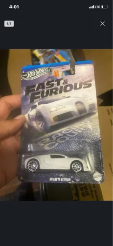 Hot wheels velozes e furiosos Bugatti, Camaro verde e o Roadrunner