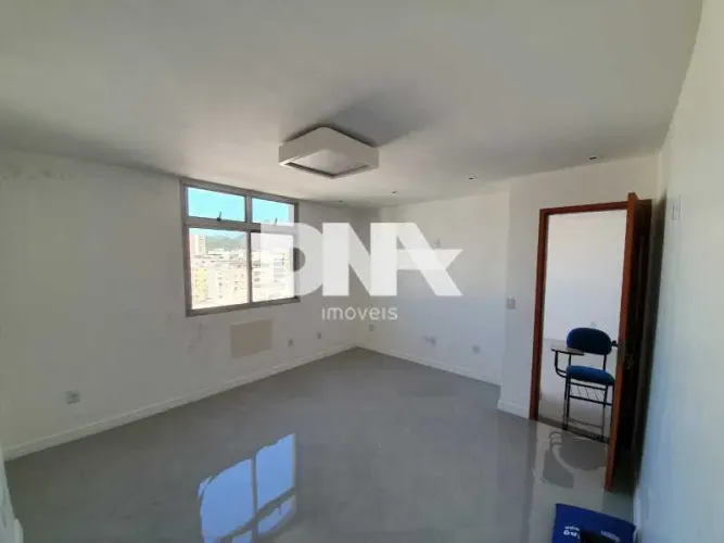 Apartamento : / Residencial / Catete
